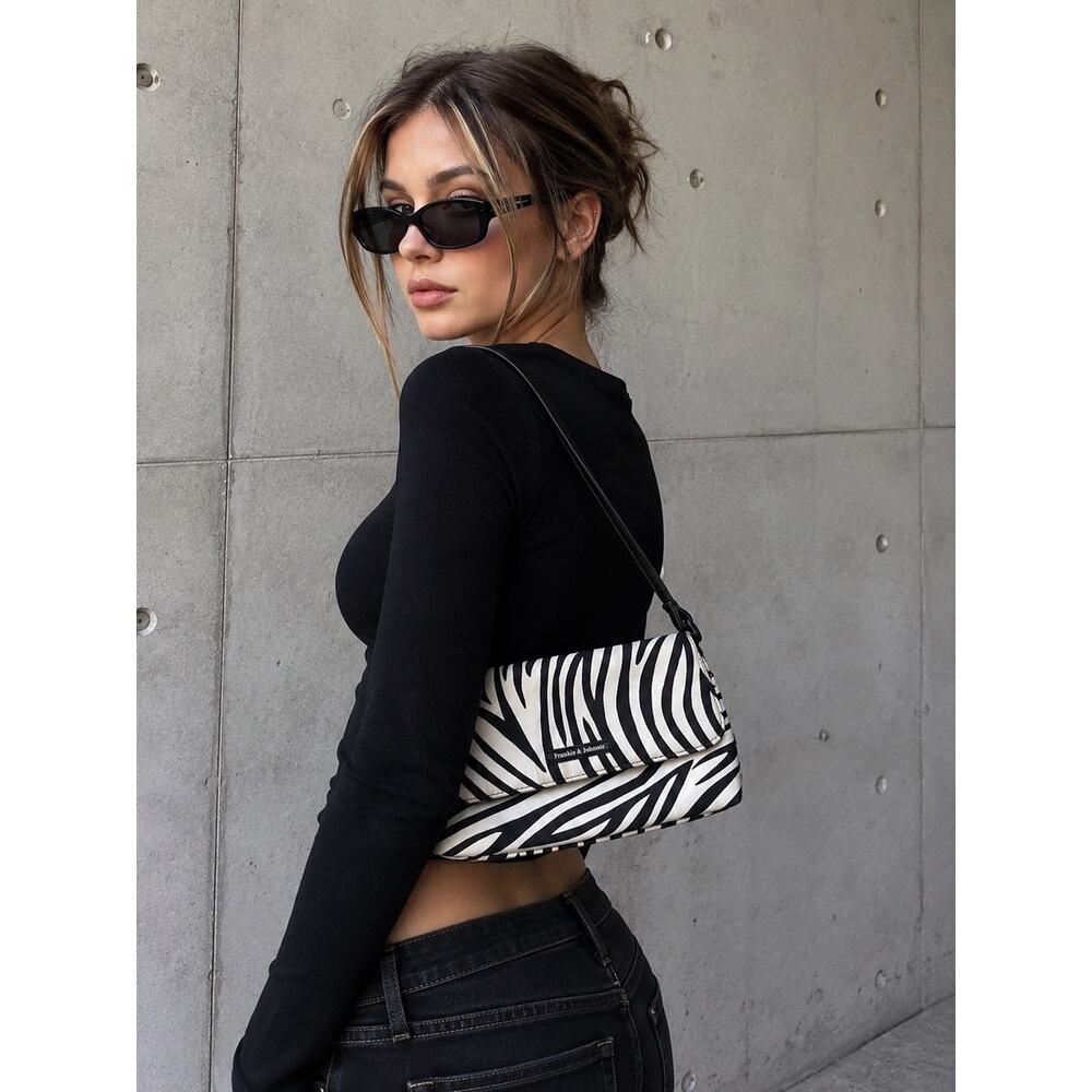 Y2K Frankie & Johnnie Zebra Print Baguette Flap Shoulder Bag Jersey Shore Bratz